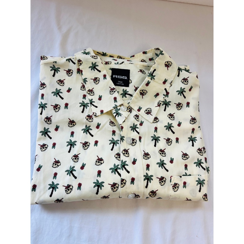 RSQ Mens L Cream Palm Tree Skull Tropical Print Short Sleeve Button Down Shirt